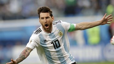 argentina sufre pero gana
