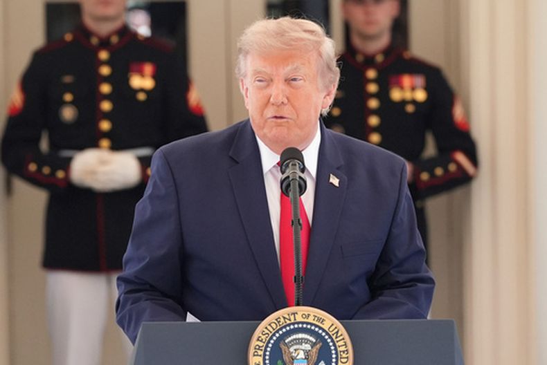 El presidente Donald Trump habla en la Casa Blanca durante una presentación de la próxima carrera de automóviles Freedom 250 Grand Prix, el lunes 13 de julio de 2026 en Washington. (Foto AP/Alex Brandon)