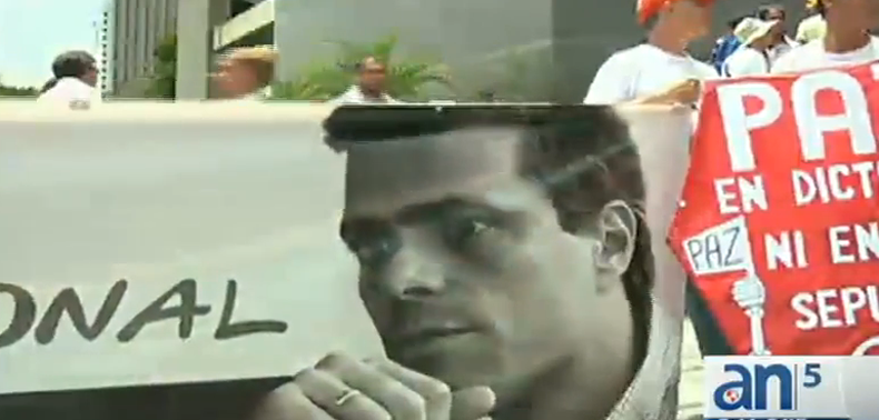 Hoy se activó una nueva audiencia en el juicio en su contra. Paralelamente Nicolás Maduro es el centro de las críticas tras gastarse junto a su comitiva unos dos millones de dólares en su reciente visita a New York.