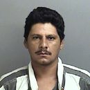 En esta imagen sin fecha difundida por el FBI (Houston) se ve a Francisco Oropeza, quien está acusado de asesinar a cinco de sus vecinos el viernes 28 de abril de 2023, en la comunidad rural de Cleveland, Texas. (FBI via AP)