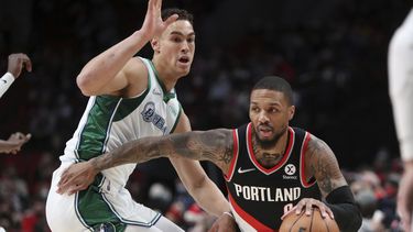 Lillard firma extensión de contrato con Blazers