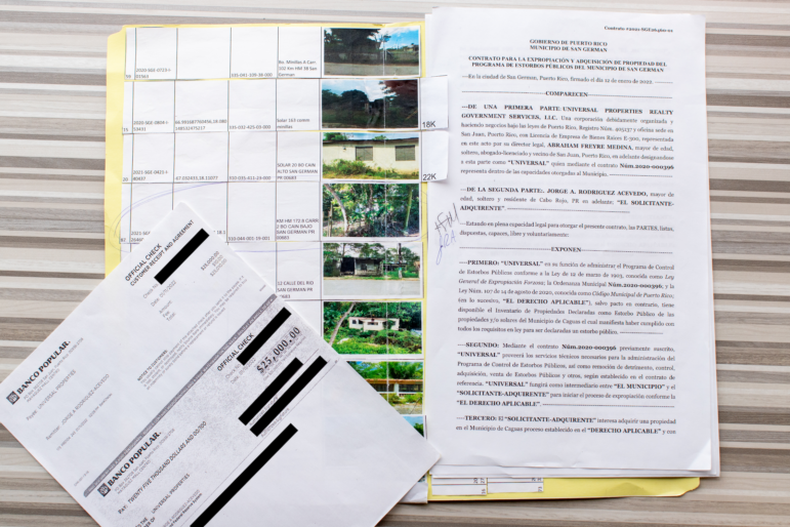 El maestro firm&oacute; un contrato con Universal Properties Realty en el que aparece haciendo negocios como empresa de bienes ra&iacute;ces. &nbsp; Foto por Gabriela Michele Ros | Centro de Periodismo Investigativo