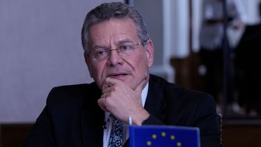 ARCHIVO -El comisario europeo de Comercio y Seguridad Económica, Maros Sefcovic, habla en una entrevista en Asunción, Paraguay, el 17 de enero de 2026. (AP Fotos/Jorge Saenz, File)