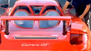 americateve | La polémica por el uso de autos deportivos en las calles de las diversas metrópolis del mundo se ha desatado tras la muerte del actor Paul Walker y del piloto que manejaba el Porsche Carrera GT, Roger Rodas.