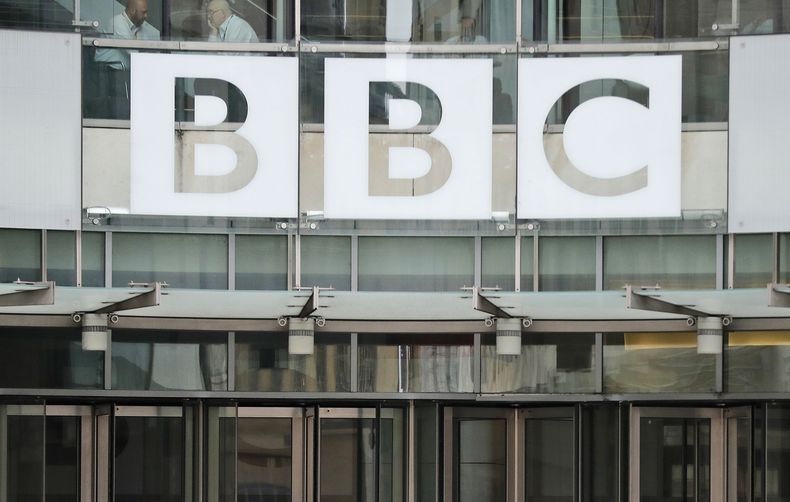 Entrada de las oficinas de la BBC en Londres, el 19 de julio de 2017. (AP Foto/Frank Augstein, Archivo)