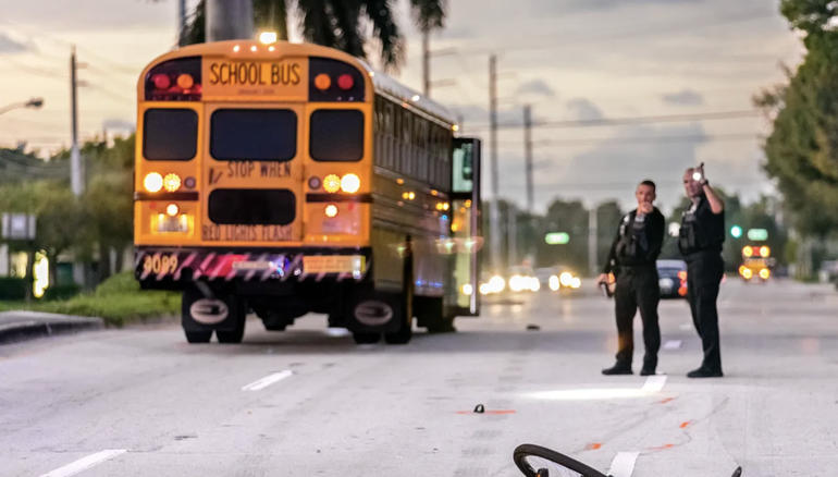 Arrestan a un adolescente tras amenazas a escuela de Miami-Dade en redes sociales