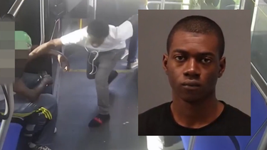 arrestan a joven que arrebataba cadenas en autobuses de miami-dade