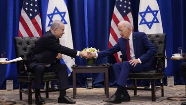 El presidente estadounidense, Joe Biden se reúne con el primer ministro israelí, Benjamin Netanyahu, en Nueva York, 20 de septiembre de 2023. (AP Foto/Susan Walsh)