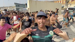 invasion migratoria en espana: miles de inmigrantes irrumpen en la ciudad de ceuta, fronteriza con marruecos
