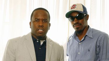 americateve | Los m&uacute;sicos Andre Benjamin, derecha, y Big Boi del d&uacute;o Outkast en Los Angeles en una fotograf&iacute;a del 11 de agosto de 2006. El d&uacute;o de raperos de OutKast se reunir&aacute; para encabezar el Festival de M&uacute;sica y Arte del Val