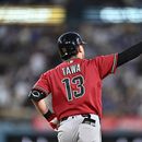 Tim Tawa, de los Diamondbacks de Arizona, hace un gesto tras conectar un jonrón durante la cuarta entrada de un partido de béisbol contra los Dodgers de Los Ángeles, el viernes 10 de julio de 2026, en Los Ángeles. (Foto AP/William Liang)