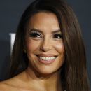 ARCHIVO - Eva Longoria llega a la celebración ELLE Women in Hollywood el martes 19 de noviembre de 2024, en Los Angeles. (Foto Jordan Strauss/Invision/AP)