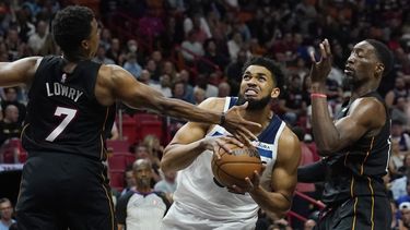 Wolves vencen a Heat y logran 7mo triunfo en 8 partidos