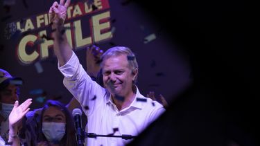 abogado derechista busca ser presidente de chile