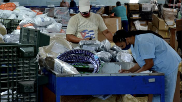 autoridades cubanas admiten que tiene mas de 160 mil paquetes sin entregar