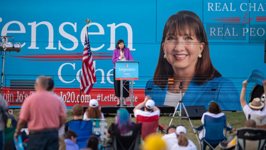 jo jorgensen, la candidata libertaria de la que nadie habla y le arrebato mas de un millon de votos a donald trump