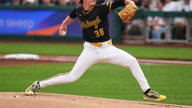 Bubba Chandler, de los Piratas de Pittsburgh, realiza un lanzamiento en el duelo ante los Mets de Nueva York, el sábado 8 de agosto de 2026 (AP Foto/Gene J. Puskar)