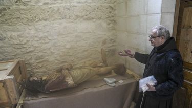 Israel detiene a estadounidense por destrozos en una iglesia