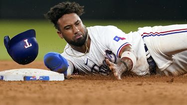 Rangers encadenan 3er triunfo al superar 5-3 a los Astros