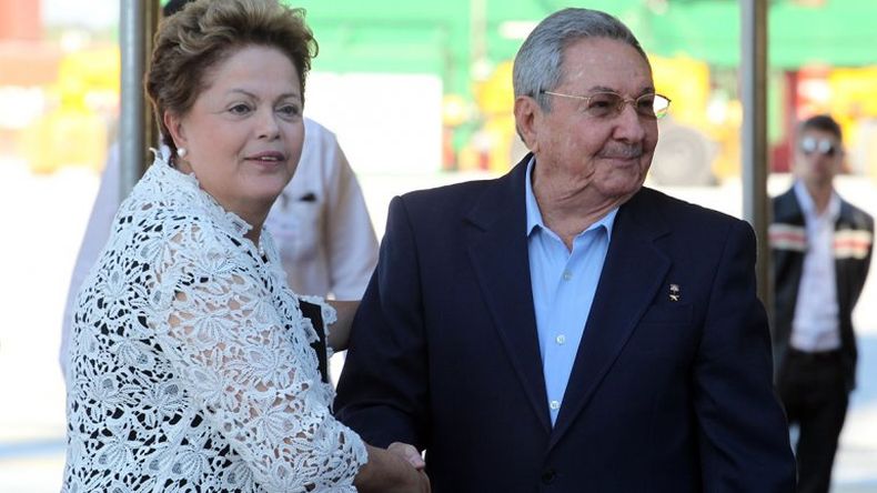 El dictador cubano fue el único de todos los mandatarios que viajaron al país sudamericano que tuvo el privilegio de pernoctar en la casa de campo de la mandataria