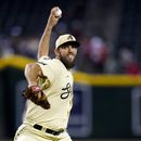 Perdomo brilla al bate y en defensa, Arizona vence a Rockies