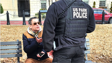edmundo garcia es arrestado durante protesta contra el regimen cubano en washington d.c.