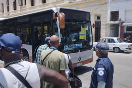 Ómnibus donados por Bélgica circularán sin aire acondicionado por La Habana
