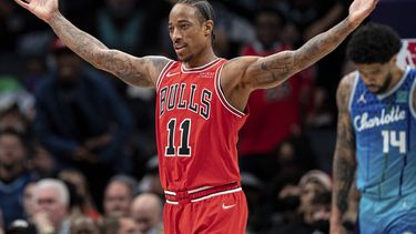 Bulls superan a titubeantes Hornets 121-109