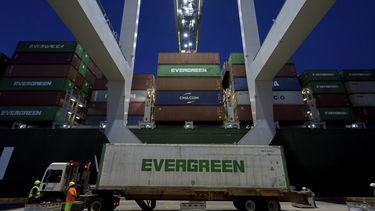 Economía de EEUU tiene su mejor crecimiento en casi 4 años