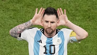 Messi en modo belicoso: Críticas a Van Gaal y árbitros