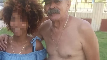 rafael serrano, el presentador del noticiero de la television cubana, como pocas veces se ha visto
