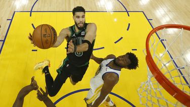 Celtics fundidos; la postemporada les pasa factura