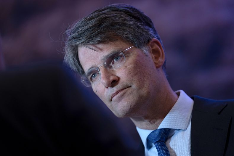 ARCHIVO - Erik Akerboom, director general del Servicio General de Inteligencia y Seguridad de Holanda, conocido como AIVD, asiste a una conferencia de prensa en Zoetermeer, Holanda, el martes 23 de abril de 2024. (AP Foto/Peter Dejong, Archivo)