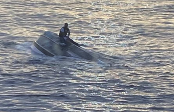 Guardia Costera de EE.UU. busca 39 personas que naufragaron cerca de Florida