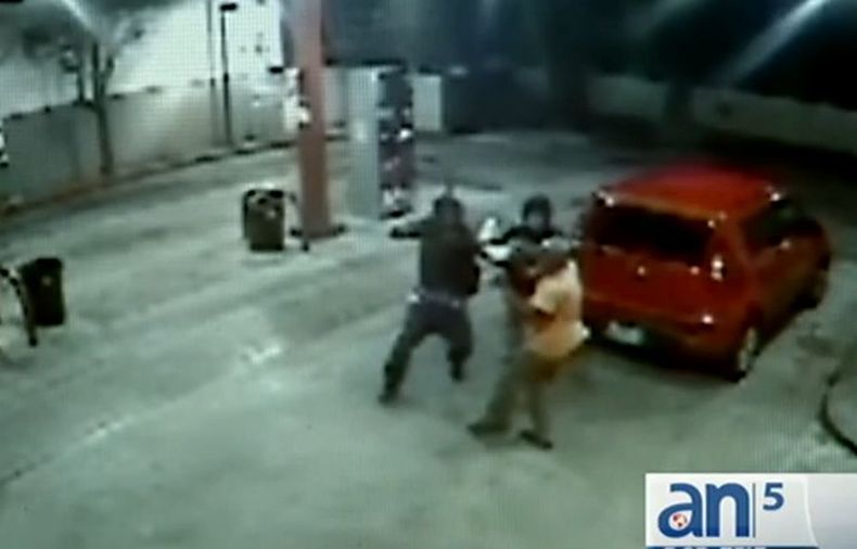 La policía de Miami continúa investigando un tiroteo ocurrido el 22 de noviembre en otra gasolinera en el noroeste de Miami y donde una persona resultó muerta.