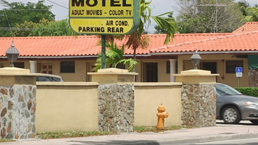 policias de miami y coral gables acordaron patrullar conjuntamente la zona de moteles de la calle 8