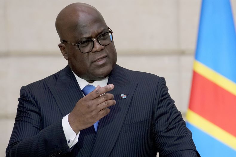 ARCHIVO - El presidente de República Democrática del Congo, Felix Tshisekedi, habla durante una conferencia de prensa en el Palacio del Elíseo en París, el 30 de abril de 2024. (AP Foto/Christophe Ena, Archivo)