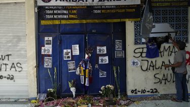 Indonesia: puertas de estadio demasiado estrechas