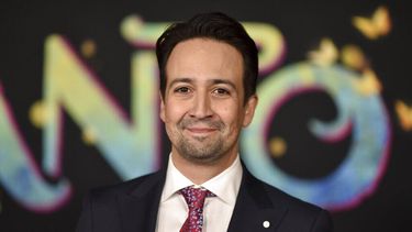 lin manuel miranda es nominado al oscar por la cancion dos oruguitas de la pelicula encanto