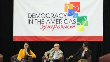 americateve | La caída de los precios del petróleo, la muerte del carismático Hugo Chávez y la feroz represión emprendida por el régimen de Nicolás Maduro han deteriorado la influencia que el chavismo llegó a tener en América Latina, dijo el ex presidente de Uruguay Lu