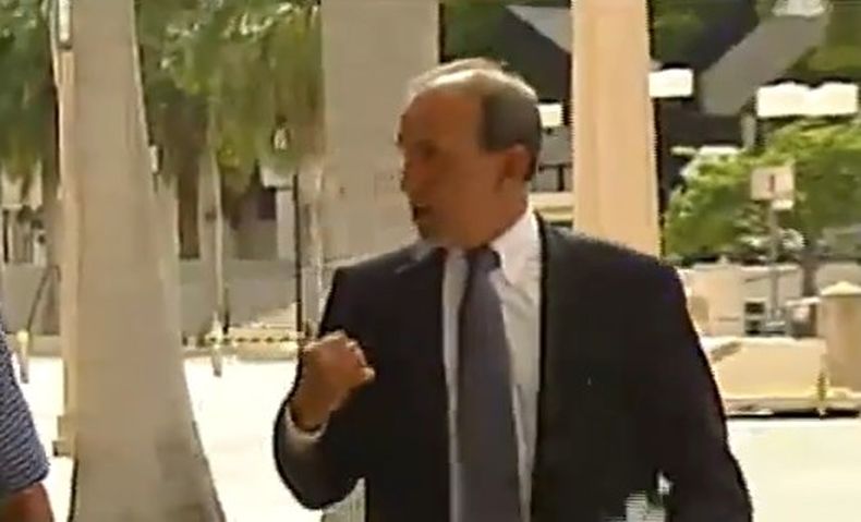 Un abogado de Miami ha presentado una moción en contra del trato preferencial que estaría recibiendo el pelotero Alex Rodríguez, involucrado en el escándalo de esteroides de la clínica Biogénesis.