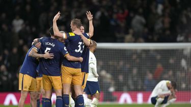 Newcastle se mete a la punta de la tabla en la Premier