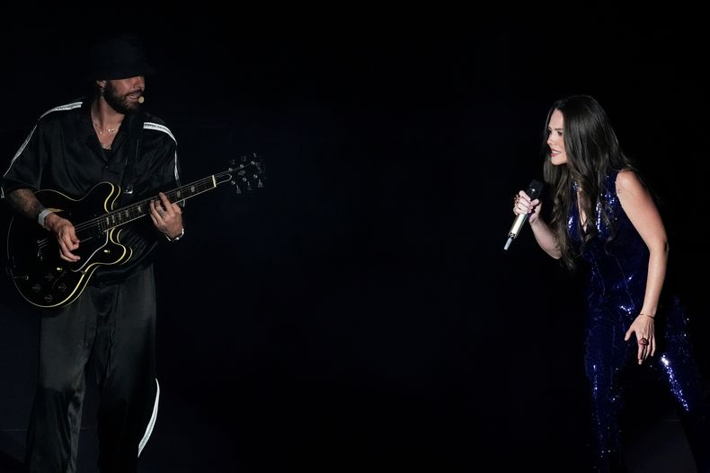 Jesse Huerta y Joy Huerta de Jesse & Joy se presentan en concierto en el Auditorio Nacional de la Ciudad de México, el miércoles 1 de octubre de 2025. (Foto AP/Marco Ugarte)
