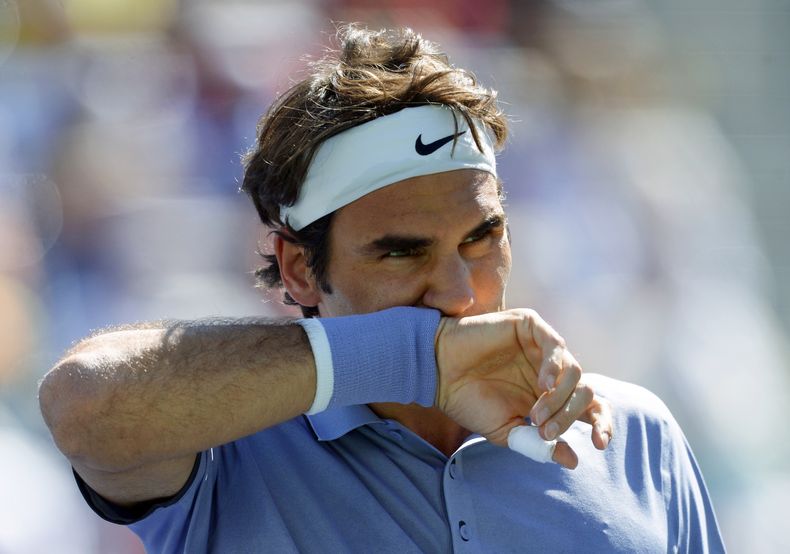 Foto de archivo del 15 de marzo de 2014 en la que aparece el tenista suizo Roger Federer durante el torneo de Indian Wells. (AP Foto/Mark J. Terrill, File)