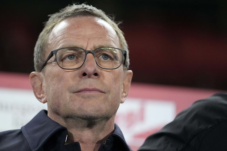 ARCHIVO - El técnico de Austria Ralf Rangnick previo al inicio del partido contra Turquía, el 26 de marzo de 2024, en Viena. (AP Foto/Matthias Schrader)