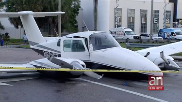 avioneta aterrizo de emergencia en una calle del doral