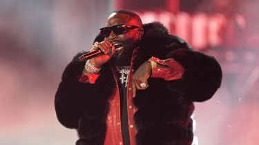 Rick Ross actúa en los premios BET en los Ángeles, el 28 de junio del 2026. (AP foto/John Locher)
