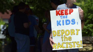 Asesora de Trump: A “nadie le gusta” separar a las familias