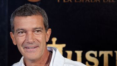americateve | En esta foto del 11 de septiembre del 2013, Antonio Banderas presenta la cinta animada "Justin y la espada del valor" en Villaviciosa de Od&oacute;n, Espa&ntilde;a. El actor espa&ntilde;ol recibir&aacute; el premio Goya de honor en reconocimient