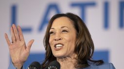 La vicepresidenta Kamala Harris habla en un mitin de campaña después del debate, el viernes 28 de junio de 2024, en Las Vegas. (AP Foto/Ronda Churchill)